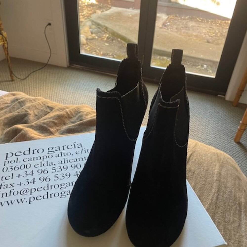 Pedro Garcia suede ankel boots in pristine condition
